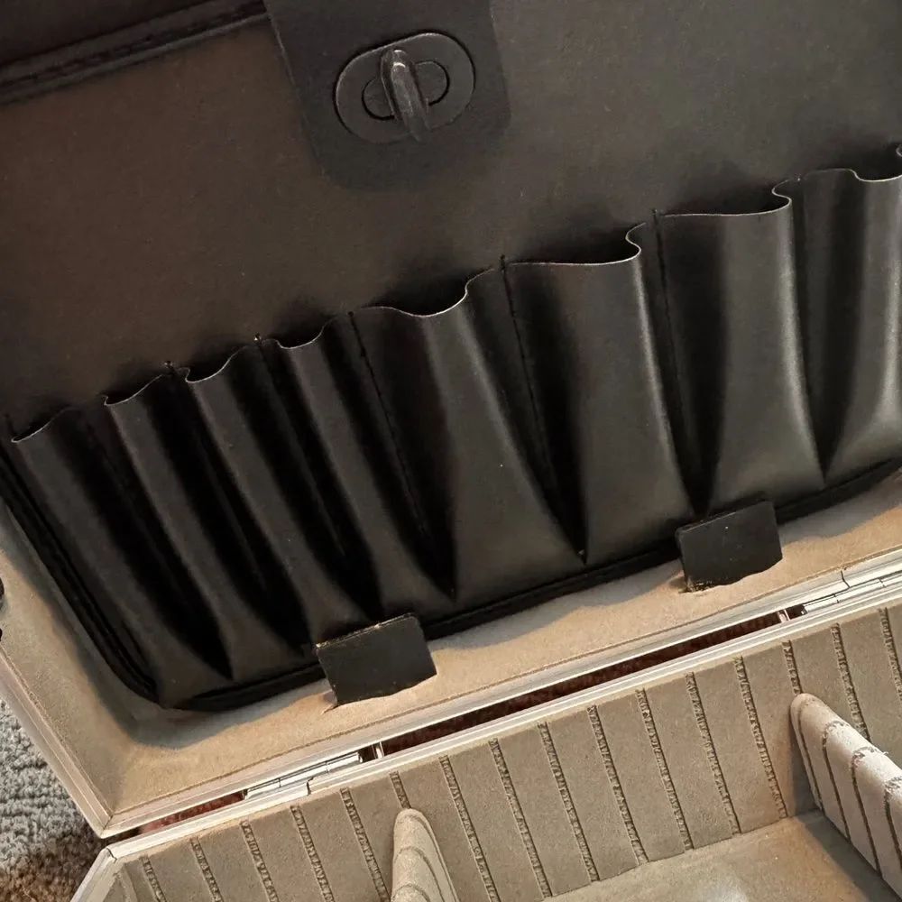 Beauty Control Makeup Case - Picture 10 of 14